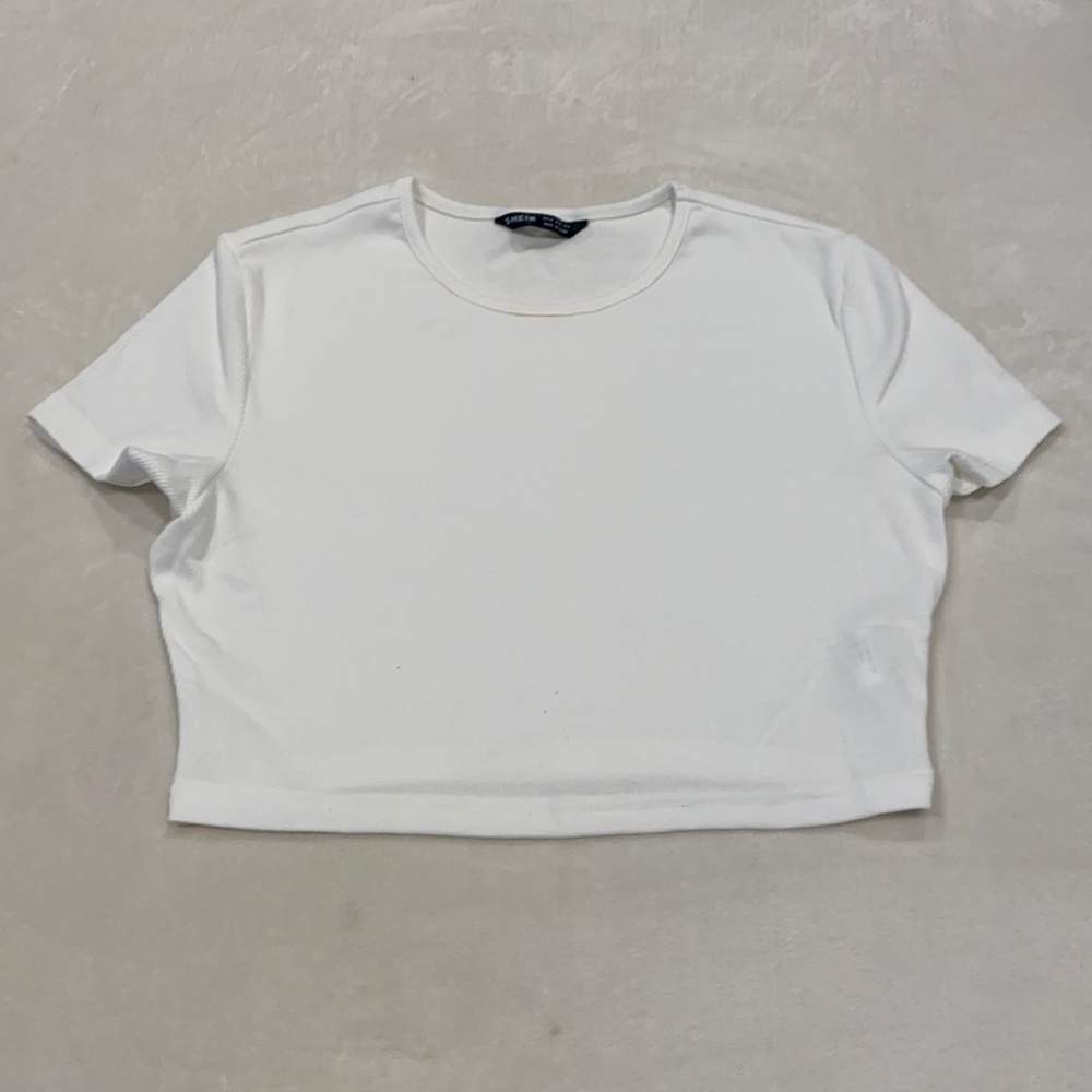 White crop top tee